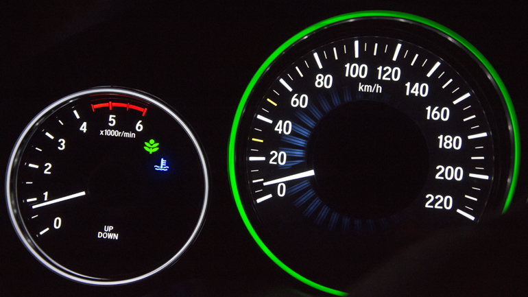 Όταν πρασινίζει ο πίνακας οργάνων πέφτει η κατανάλωση καυσίμου....