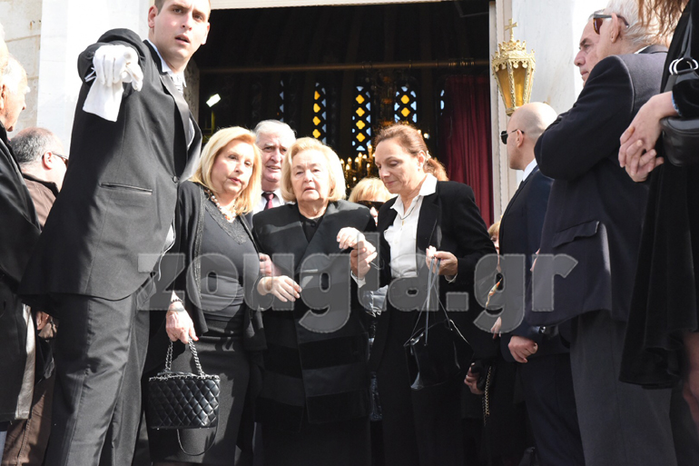 Η μητέρα του υπουργού Εθνικής Άμυνας