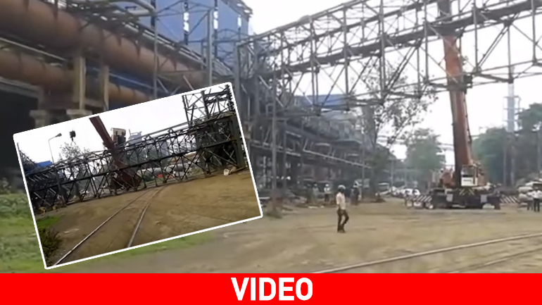 Ινδία: Τα πάνω… κάτω με γερανοφόρο όχημα σε εργοτάξιο