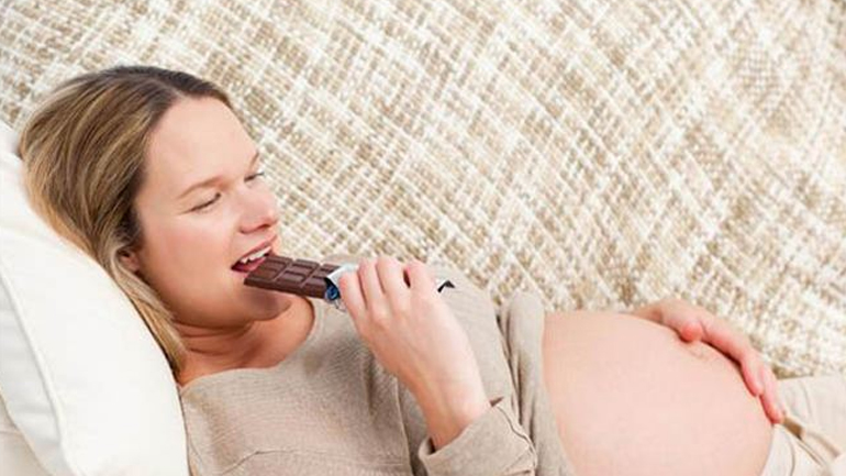 Η σοκολάτα μπορεί να ωφελήσει την ανάπτυξη του εμβρύου