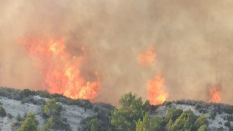 Φωτιά σε δύσβατη περιοχή στο Λασίθι