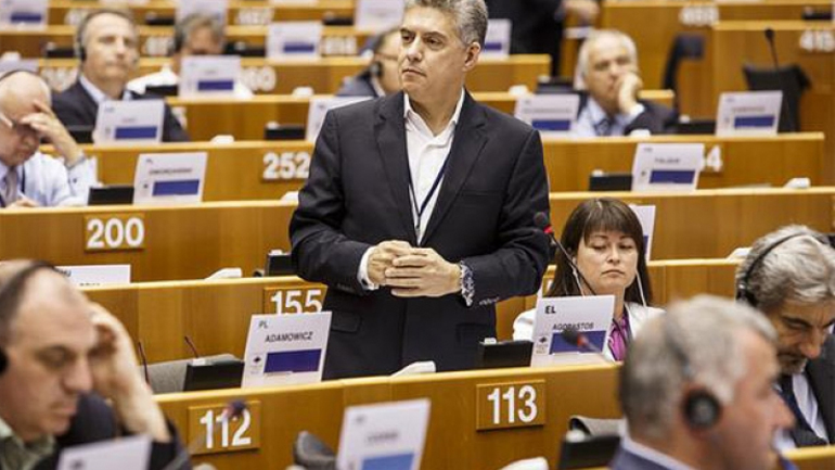 Συνάντηση του προέδρου ΕΝΠΕ με τον Ντόναλντ Τουσκ