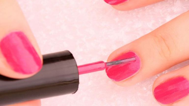 Διορθώστε μέσα σε δυο λεπτά το βερνίκι που έχει πήξει