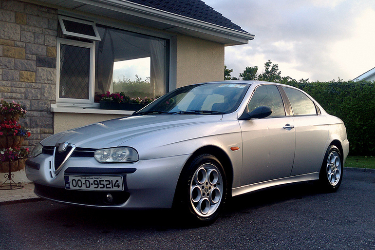 Alfa Romeo 156 με αρχική τιμή τα 500 ευρώ...
