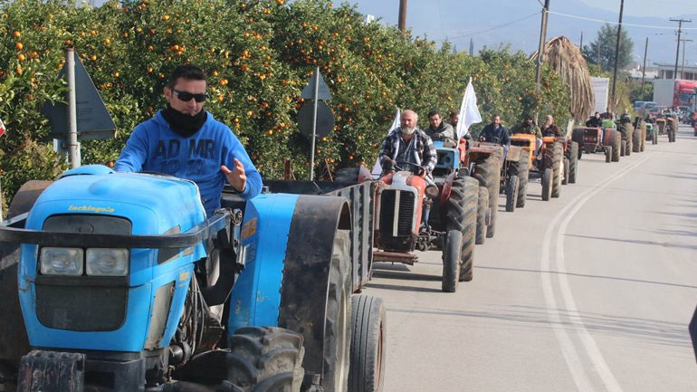Προμαχώνας: Δεν αποχωρούν οι αγρότες παρά τα βουλγαρικά «αντίποινα» Προμαχώνας: Δεν αποχωρούν οι αγρότες παρά τα βουλγαρικά «αντίποινα»