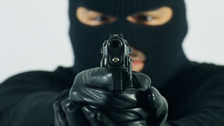 Ένοπλοι κουκουλοφόροι εισέβαλαν στο σπίτι 70χρονης στην Κρήτη