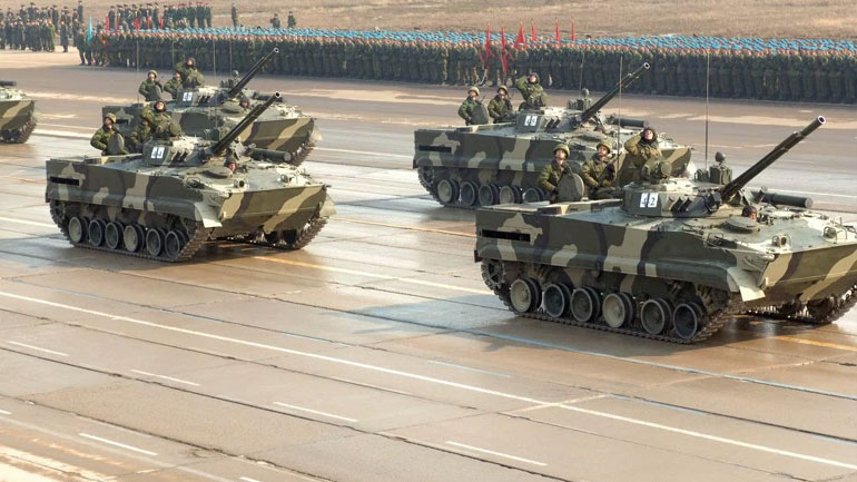 Ρωσία: Εξετάζει τη μείωση κατά 5% των δαπανών αμυντικών προμηθειών