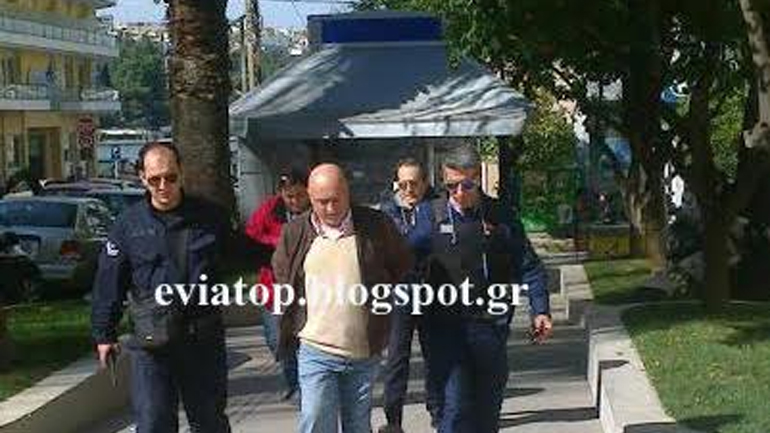 Στο Τμήμα Μεταγωγών Αθηνών ο μαϊμού-γιατρός, Γιάννης Καστάνης