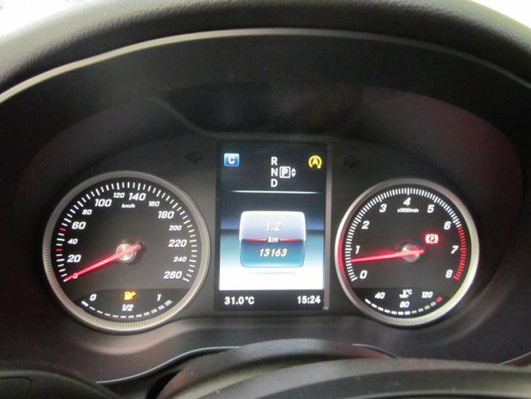 Στο hallofstars της Mercedes Benz πωλούνται αυτοκίνητα με ελάχιστα πραγματικά χιλιόμετρα στο κοντέρ...