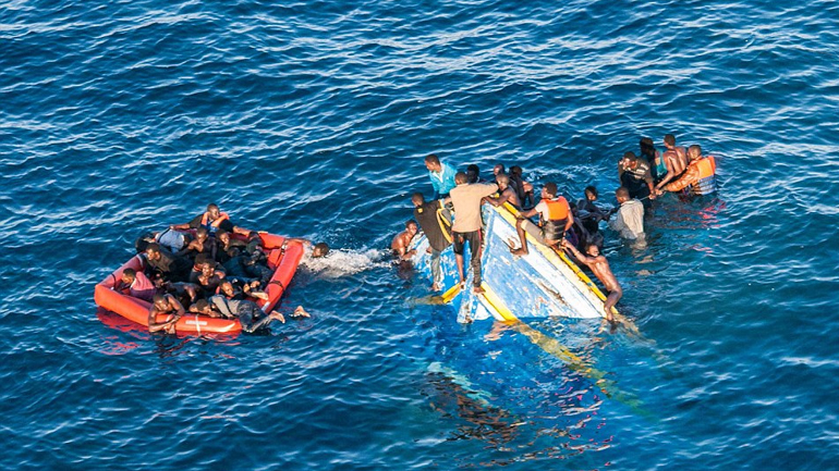Ναυάγιο με νεκρούς ανοικτά της Σικελίας
