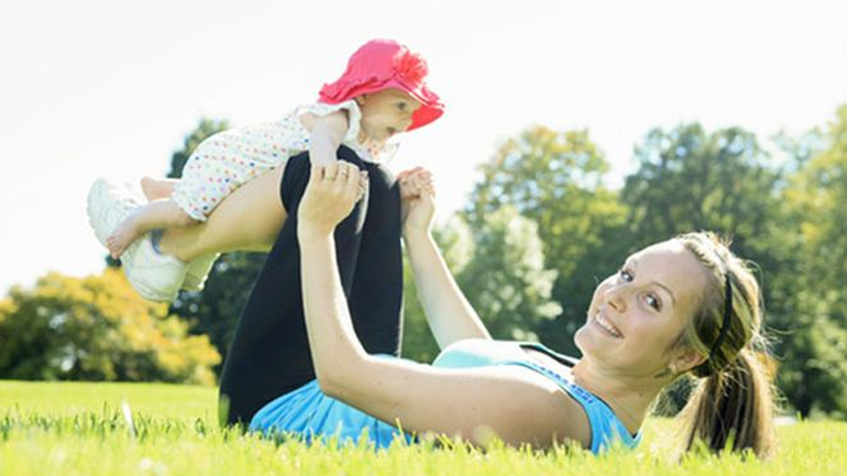 Δείτε πότε να ξεκινήσετε γυμναστική μετά τον τοκετό!