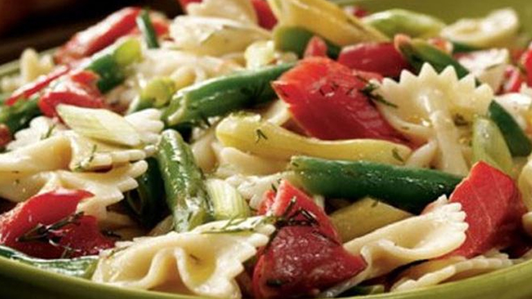 Φαρφάλες με αρακά και ζαμπόν