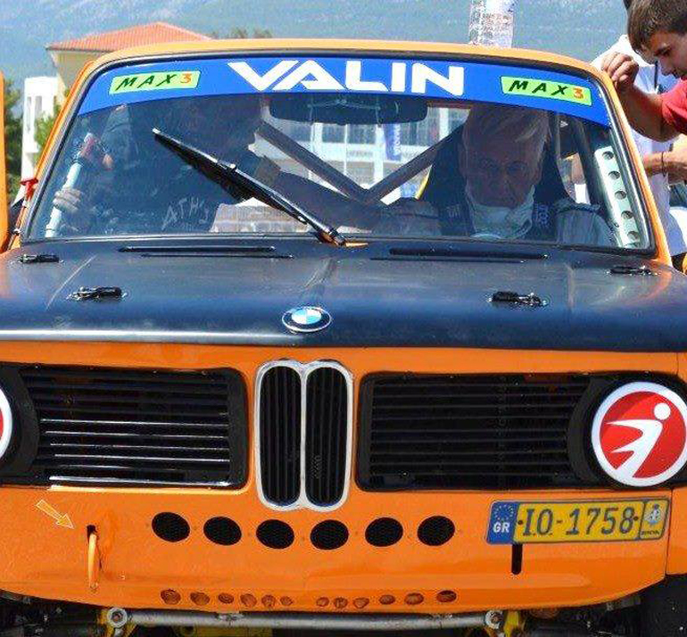 Ο Θεόδωρος Δελλαγραμμάτικας είναι ένα βετεράνος οδηγός αγώνων...