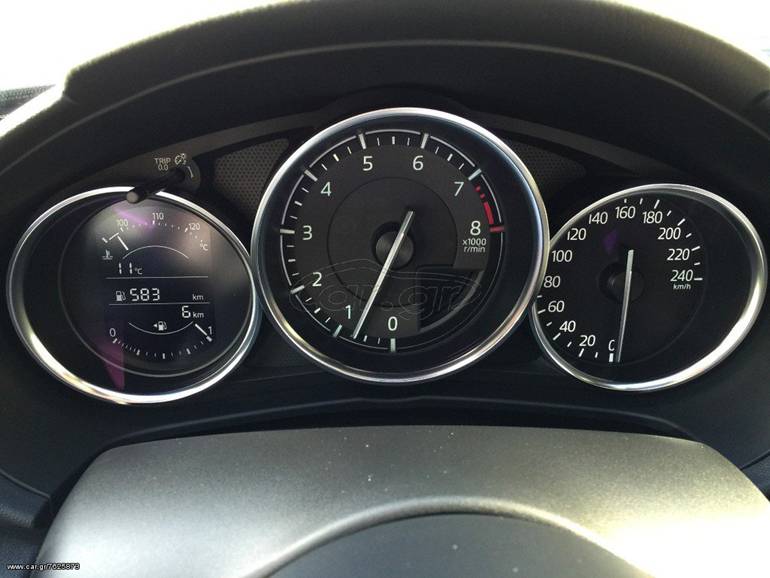 Νέος πίνακας οργάνων... Όπως μπορείτε να δείτε το συγκεκριμένο αυτοκίνητο έχει μόλις 6 χιλιόμετρα στο κοντέρ...