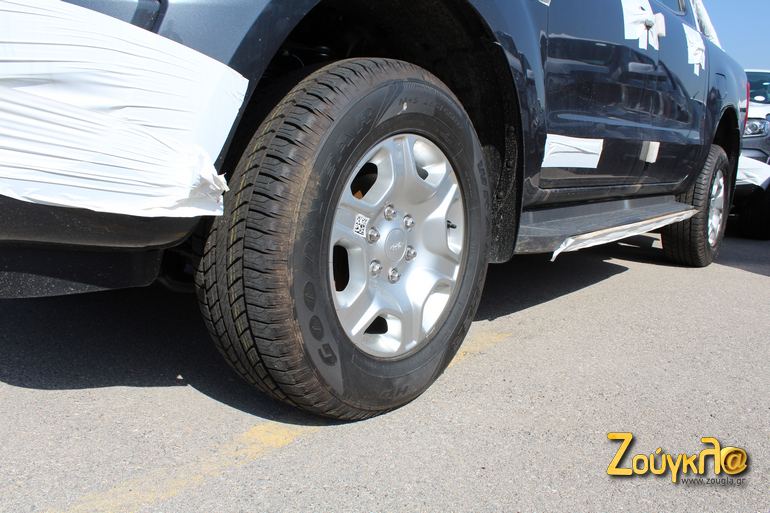 Σκαλοπάτι στα πλαινά...