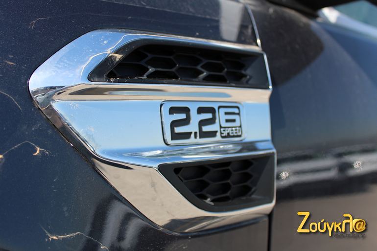 Τα πρώτα Ranger που ήρθαν εφοδιάζονται με κινητήρα 2.2 λίτρων και μηχανικά κιβώτια έξι σχέσεων...