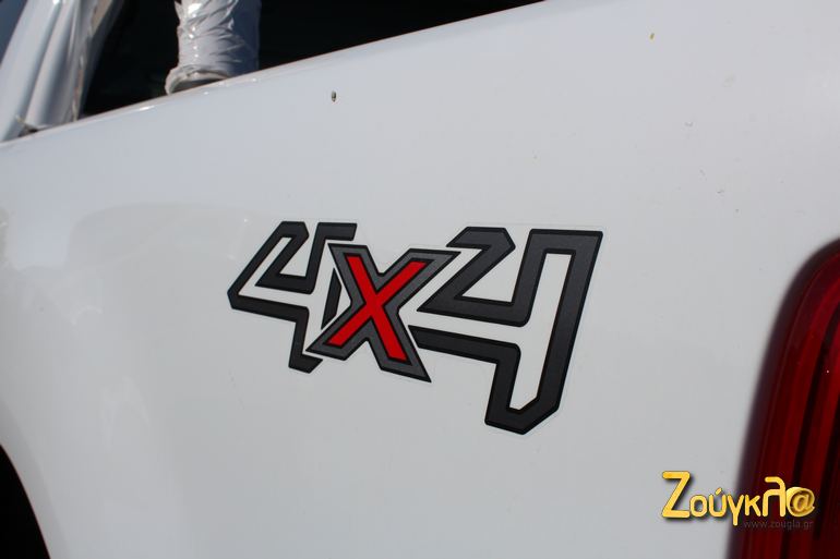 Το Ranger πωλείται και 4x2 αλλά και 4x4
