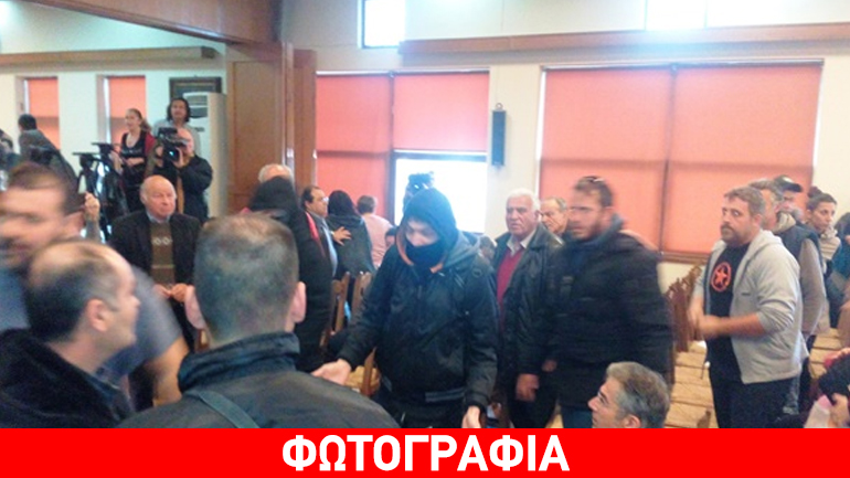 Ξύλο στο Δ.Σ. Μαγνησίας: Χτύπησαν το στέλεχος της Χρυσής Αυγής Αρτέμη Καλούτσα Ξύλο στο Δ.Σ. Μαγνησίας: Χτύπησαν το στέλεχος της Χρυσής Αυγής Αρτέμη Καλούτσα