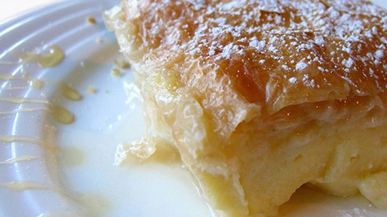 Γαλακτομπούρεκο με τραγανά φύλλα