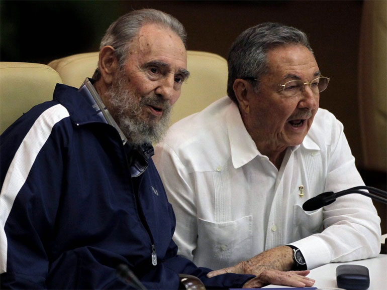 Ο Φιντέλ και ο Ραούλ Κάστρο