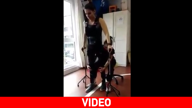 Συγκλονίζει η 22χρονη Χριστίνα από την Ξάνθη που δίνει μάχη να σταθεί όρθια