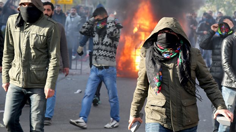 Τουρκία: Συμπλοκές μεταξύ διαδηλωτών-αστυνομίας στο Ντιγιάρμπακιρ