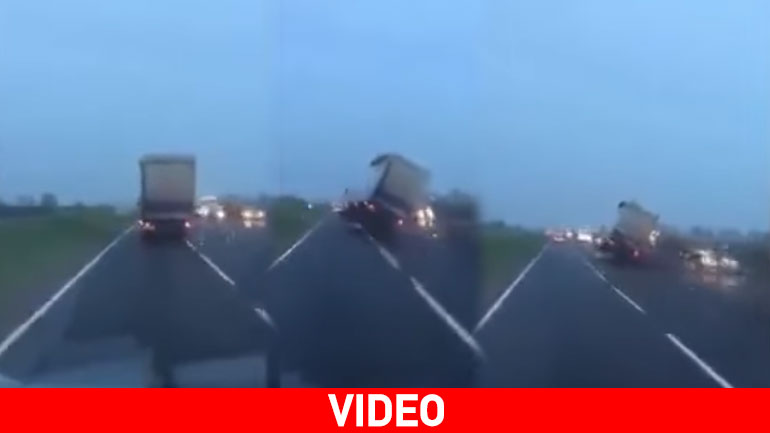 Φορτηγό σηκώνεται στις… δύο ρόδες