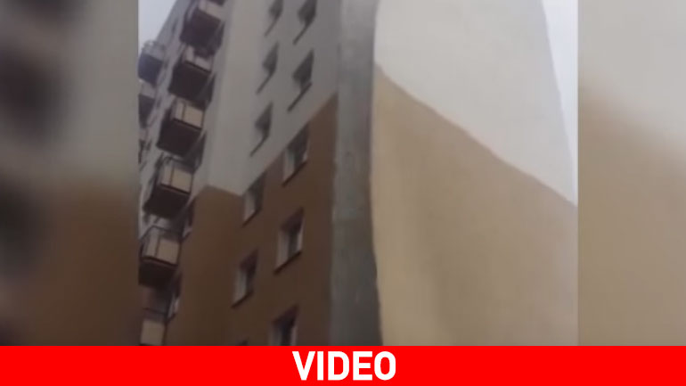 Πολωνία: Ο αέρας… ξήλωσε τον τοίχο