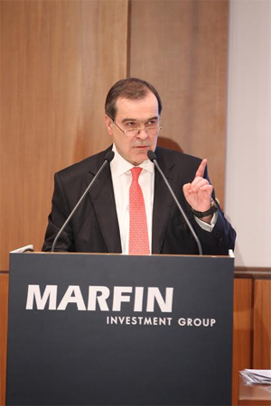 Παρουσίασε στοιχεία με τα οποία επιχειρεί να καταδείξει την απευθείας επέμβαση του κ. Παπαγγελόπουλου στο πεδίο της Δικαιοσύνης, αφετέρου την υπόγεια συνεργασία ανάμεσα σε εκπροσώπους της Δικαιοσύνης και το περιοδικό «hot doc»