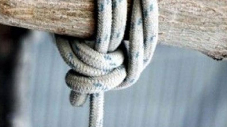 Ιεράπετρα: Τον βρήκε με τη θηλιά στο λαιμό!