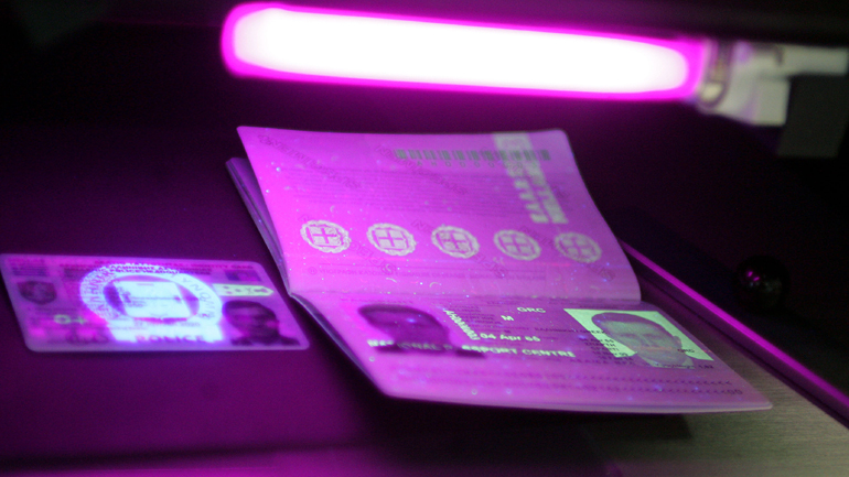 Είχε στήσει εργαστήριο δημιουργίας πλαστών εγγράφων