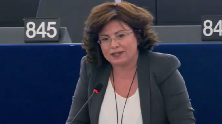 Μ. Σπυράκη: Αφαίρεση κονδυλίων αν δεν υλοποιούνται οι συμφωνίες για το προσφυγικό