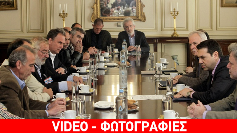 Πήραν υποσχέσεις, παραμένουν στα μπλόκα Πήραν υποσχέσεις, παραμένουν στα μπλόκα