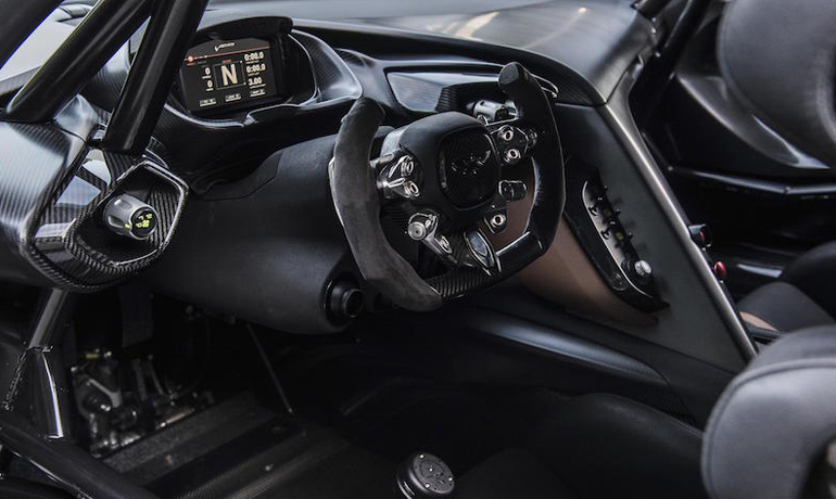 Δεν είναι πιλοτήριο αεροσκάφους αλλά αυτοκινήτου...