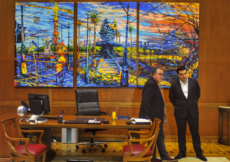 Το νέο τρίπτυχο που κοσμεί το γραφείο Τσίπρα