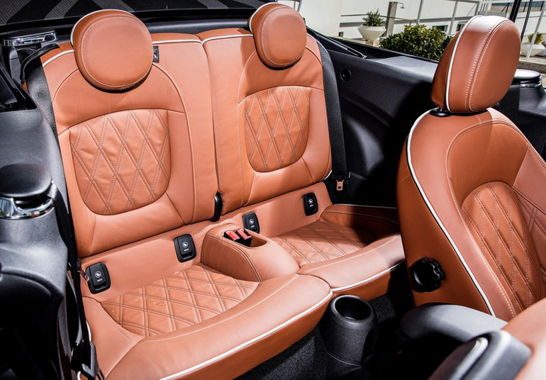 Πολύ ψηλή η ποιότητα των υλικών στο ΜΙΝΙ cabrio...