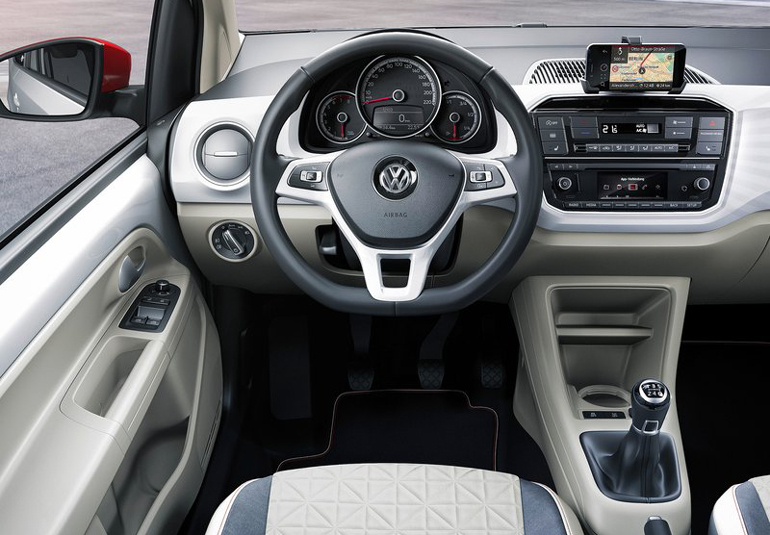 Το εσωτερικό στο ανανεωμένο μικρό...