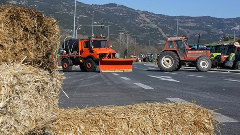 Επ’ αόριστον αποκλεισμός στο τελωνείο Εξοχής