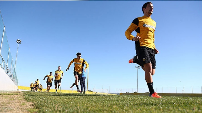 ΑΕΚ: Ανακοίνωσε την αποστολή για το ντέρμπι ο Πογέτ