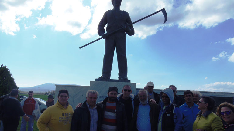 Αποχωρούν τα αγροτικά μηχανήματα από τον Κόμβο Κεφαλοβρύσου