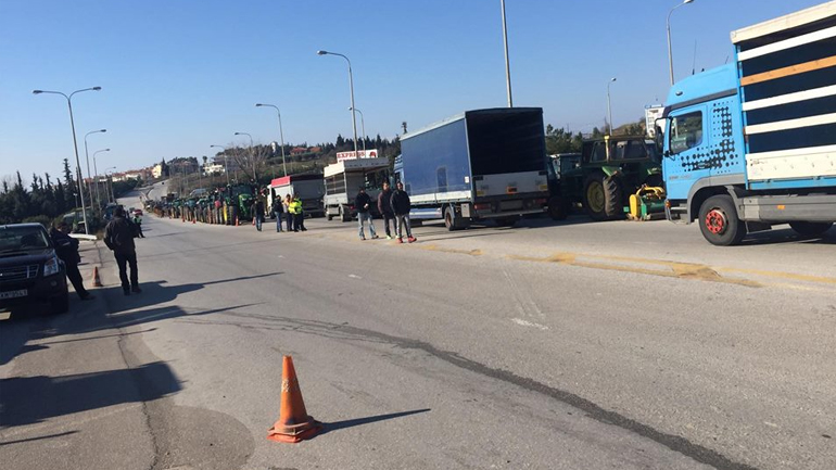 Αφήνουν τα μπλόκα οι αγρότες των Μουδανιών