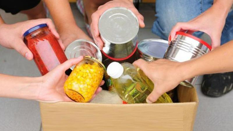 Συγκέντρωση ειδών πρώτης ανάγκης για τους πρόσφυγες την Κυριακή στο Σύνταγμα