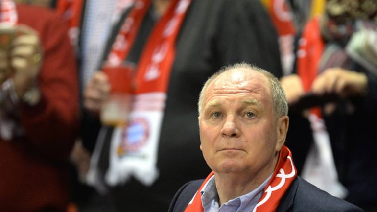 Αποφυλακίστηκε ο Ούλι Χένες