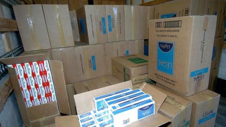 Συνελήφθη και ένας τελωνειακός για την υπόθεση των λαθραίων τσιγάρων Συνελήφθη και ένας τελωνειακός για την υπόθεση των λαθραίων τσιγάρων