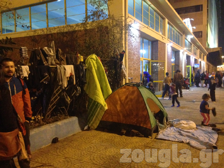Μια από τις σκηνές που έχουν στήσει οι πρόσφυγες