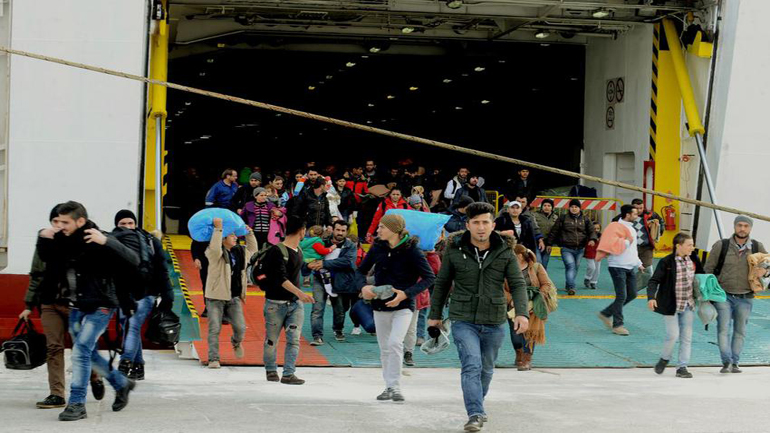 Πλαφόν στα ακτοπλοϊκά εισιτήρια για πρόσφυγες και μετανάστες
