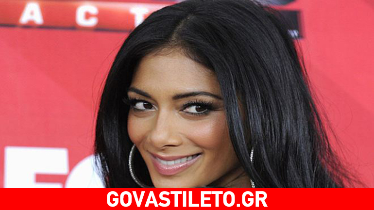 Nicole Scherzinger: Έφερε το καλοκαίρι με μία σέξι φωτογραφία δίπλα στην πισίνα!