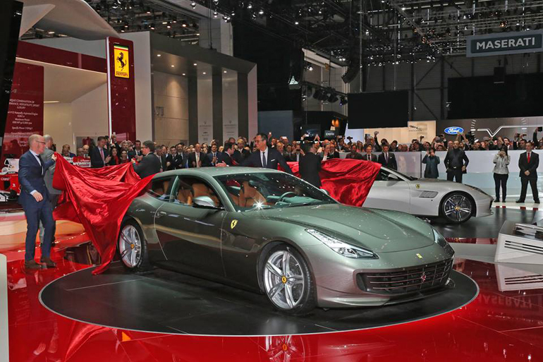 Αποκαλυπτήρια για την Ferrari GTC4Lusso's. Πρόκειται για μια ακόμα τετραθέσια Ferrari που εφοδιάζεται με κινητήρα V12 χωρητικότητας 6.3 λίτρων ο οποίος αποδίδει 681 ίππους. Η τελική της ταχύτα αγγίζει τα 335 χλμ./ώρα!