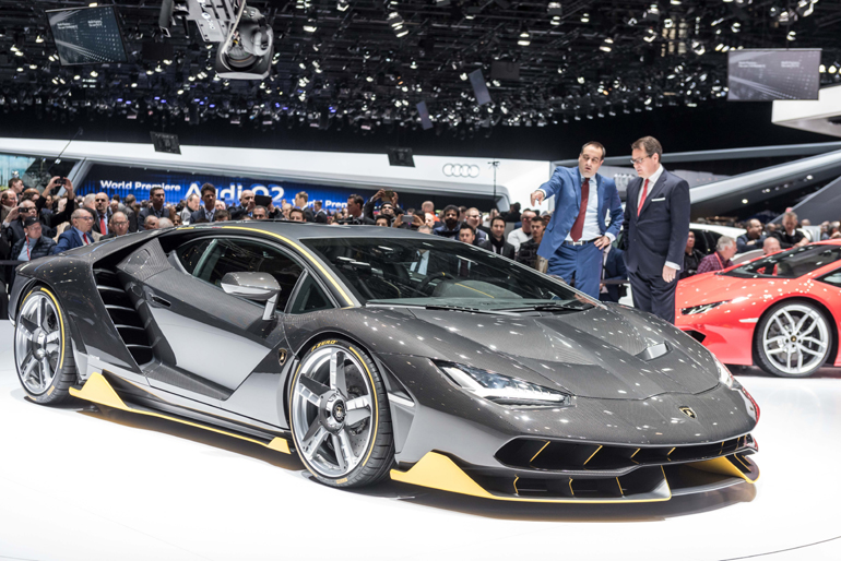 Η Lamborghini Centenarioθα παραχθεί σε μόλις 40 μονάδες προ τιμήν του ιδρυτή της μάρκας από τα 100 χρόνια της γέννησής του. Τροφοδοτείται από τον ατμοσφαιρικό V12 6,5 λίτρων κινητήρα, απόδοσης 770 ίππων και 700 Nm ροπής. Η κίνηση μεταφέρεται σε όλους τους τροχούς, με το 0-100 να επιτυγχάνονται σε 2,8 δευτερόλεπτα, τα 0-300 σε 23,5 δευτερόλεπτα ενώ η τελική ταχύτητα αγγίζει τα 350 χλμ./ώρα