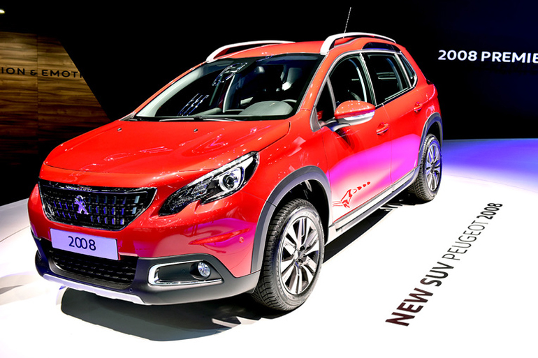 Νέο Peugeot 2008 το οποίο εφοδιάζεται με πλήθος ηλεκτρονικών συστημάτων προσφέροντας κορυφαία ενεργητική και παθητική ασφάλεια...